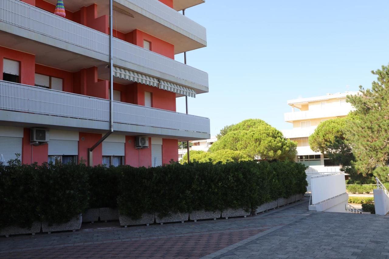 Condominio Biloba-Gemini Bibione Eksteriør billede